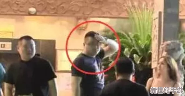 丰满岳乱妇一区二区三区菠萝惊人内幕曝光，震撼全国的丑闻让人无法置信，众多明星陷入漩涡！